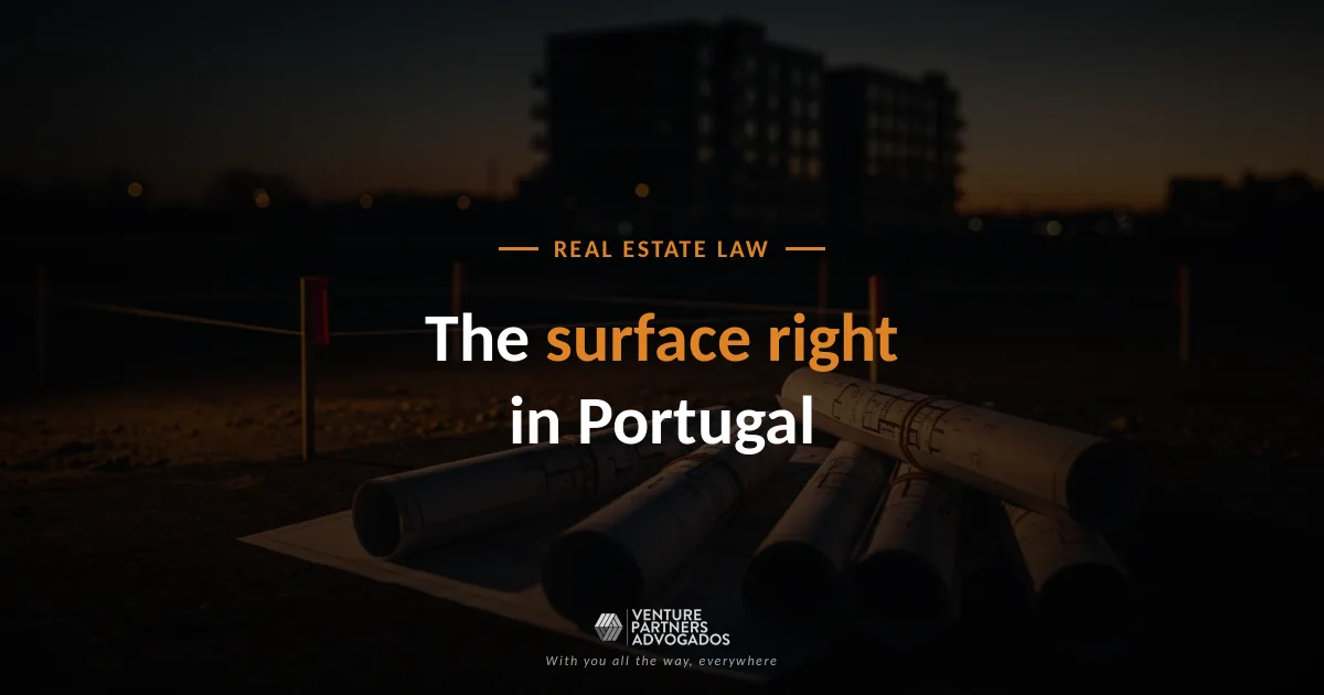 Plot of land with construction under way, illustrating the right of surface and the separation between ownership of the land and of the building