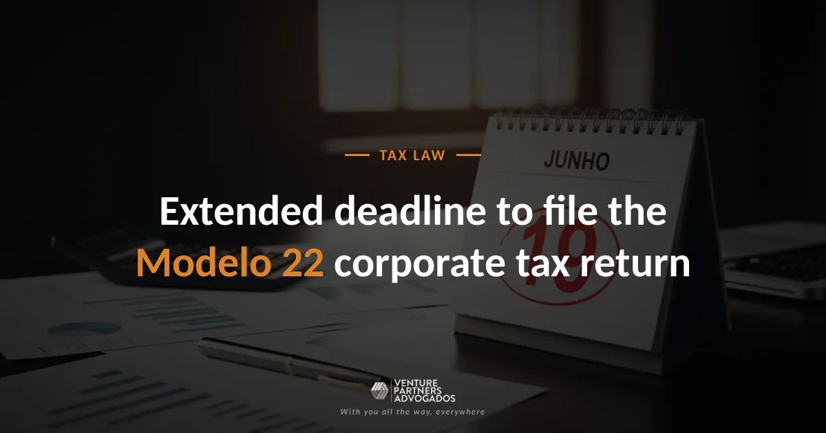June calendar with the 19th marked, next to accounting documents, illustrating the new filing deadline for the IRC Modelo 22 return